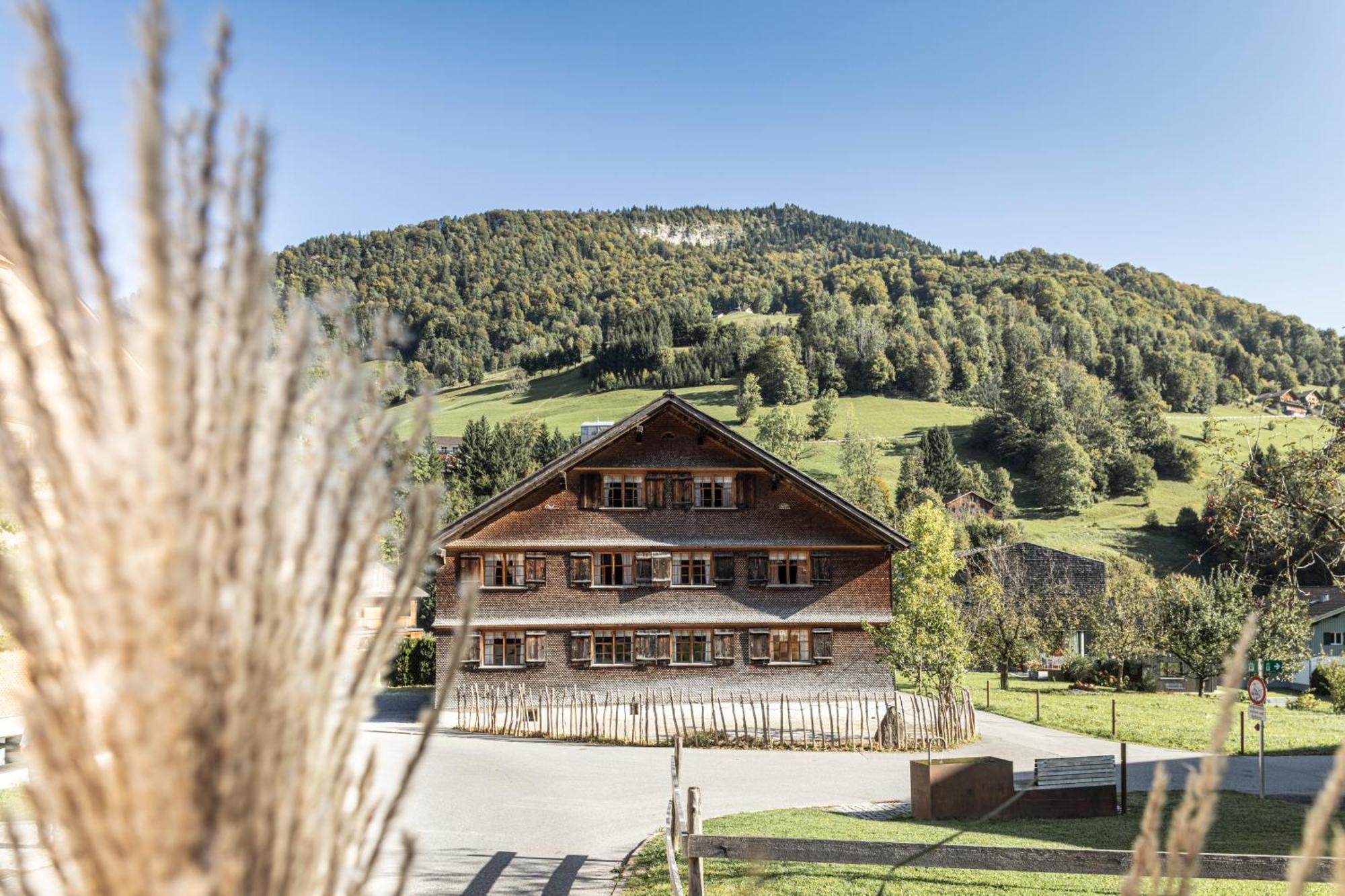 Naze's Hus Pensión Mellau